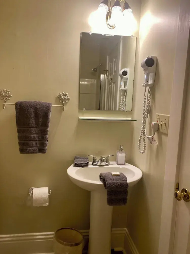 Red Rose Inn Bed & Breakfast