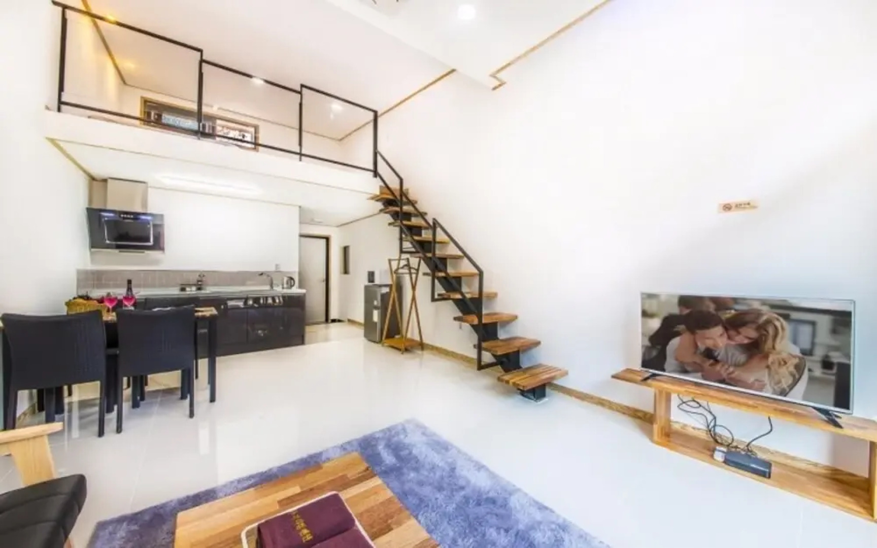 Pension The Modern Recom