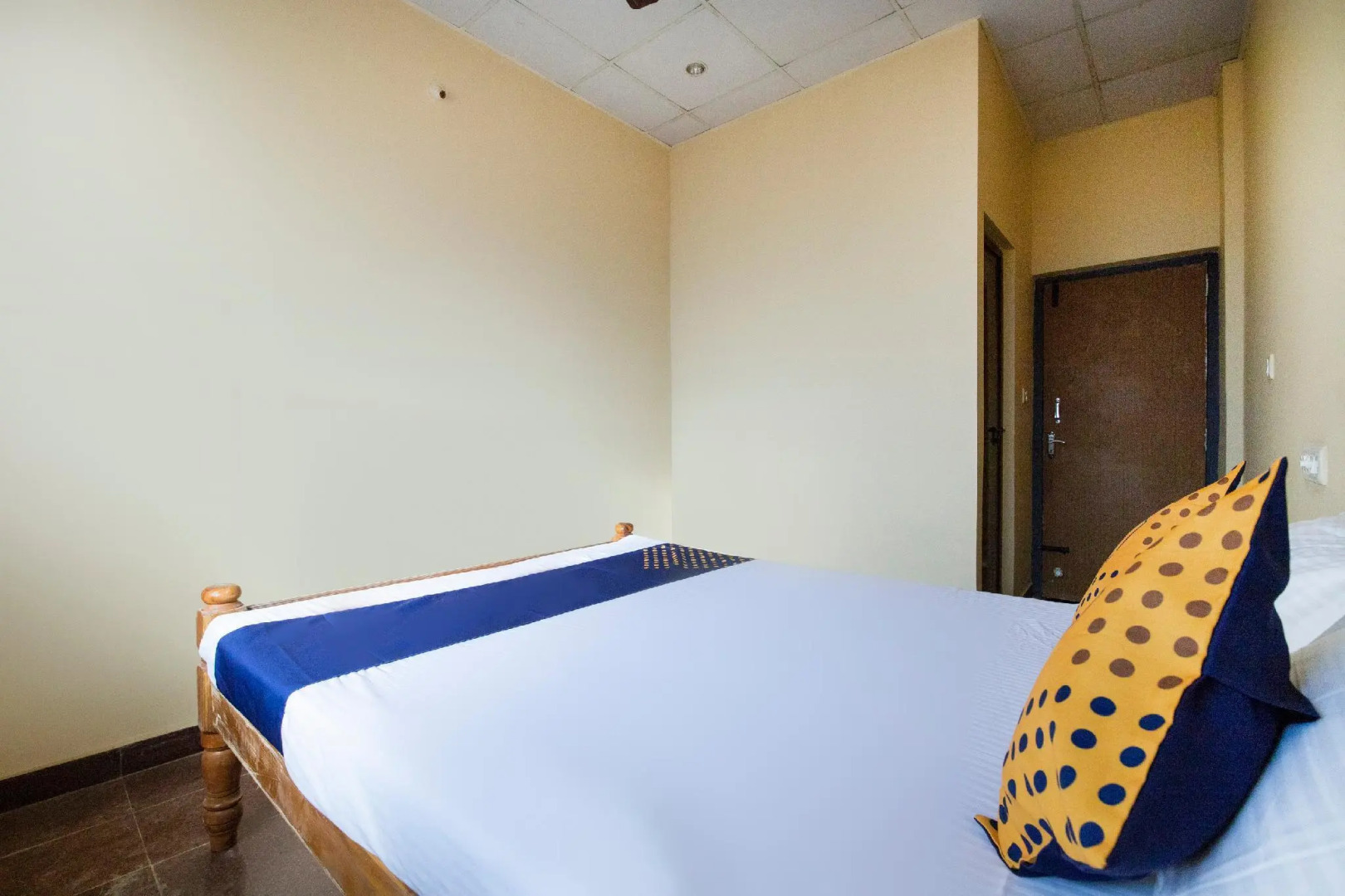 Vaccinated Staff- SPOT ON 70604 New Forever Next