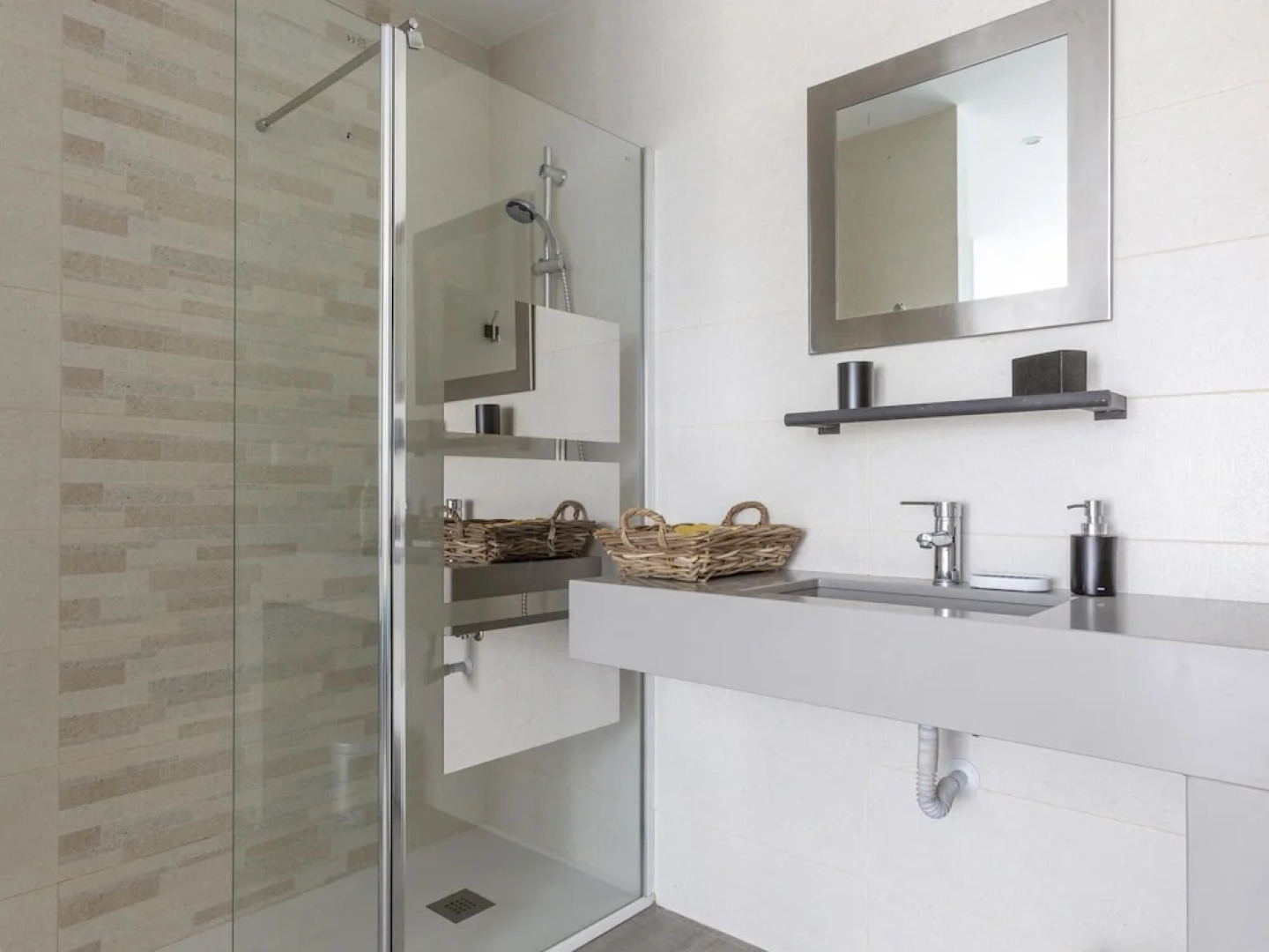 Attractive Villa in Caleta de Vélez with Private Pool