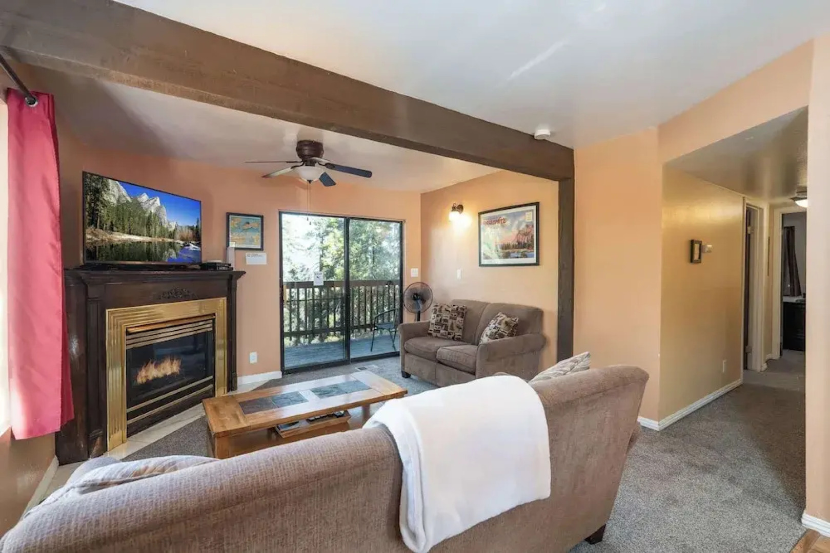 Yosemite Aviary and Quail Within Yosemite - 2 Separate Units, Up To 14 Guests!