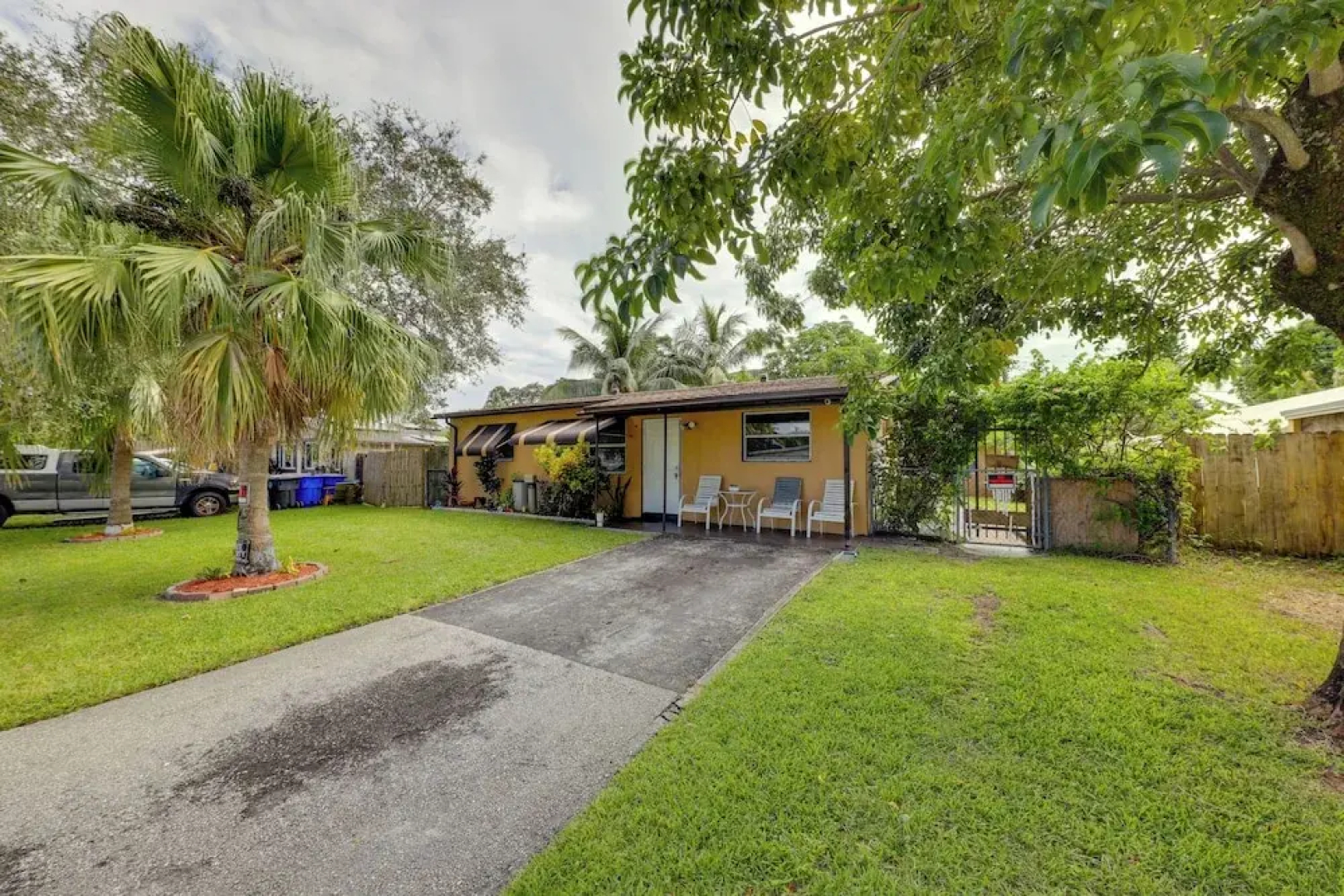 Pet-friendly Fort Lauderdale Home: 8 Mi to Beach!