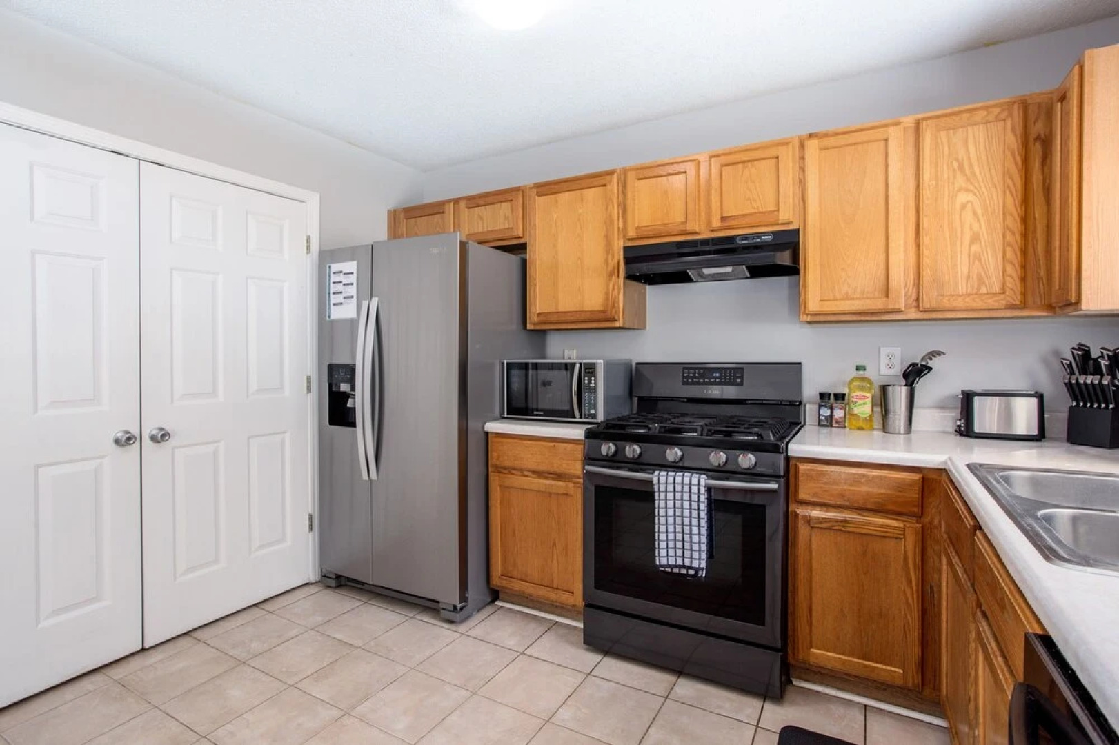 Basketball Court Cozy 3 BR in Decatur