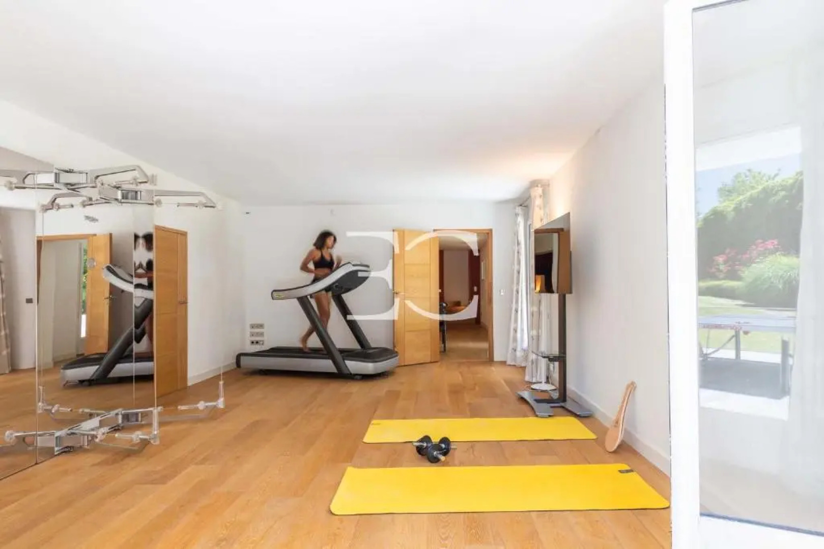 Easy Clés- Splendid 8 bedrooms property & pool