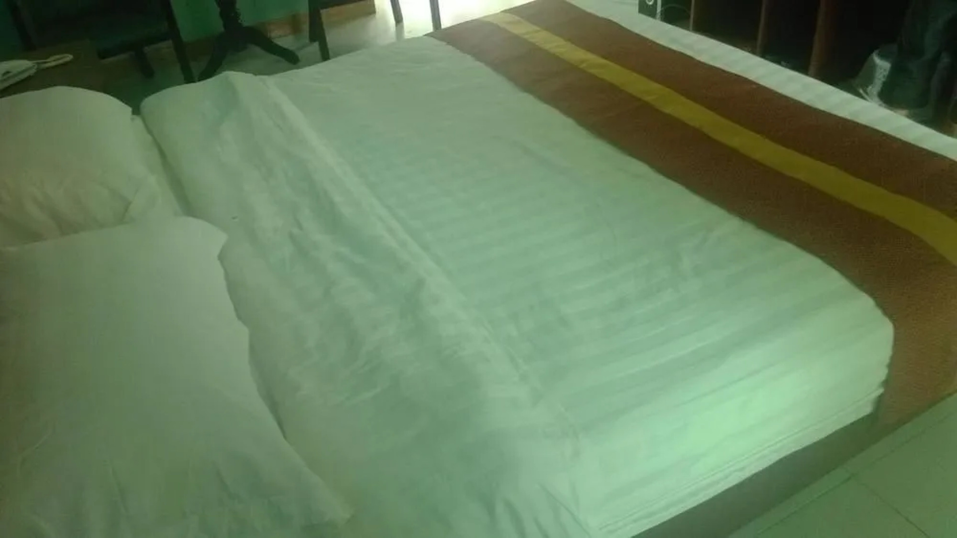 Wuzhishan Baolong Hotel