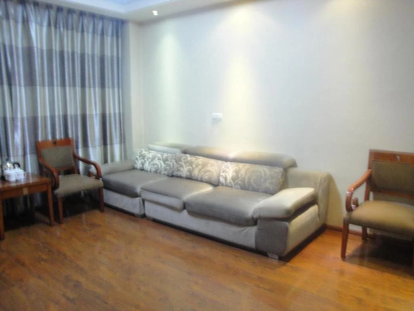 Mudanjiang Wan Zai Business Hotel