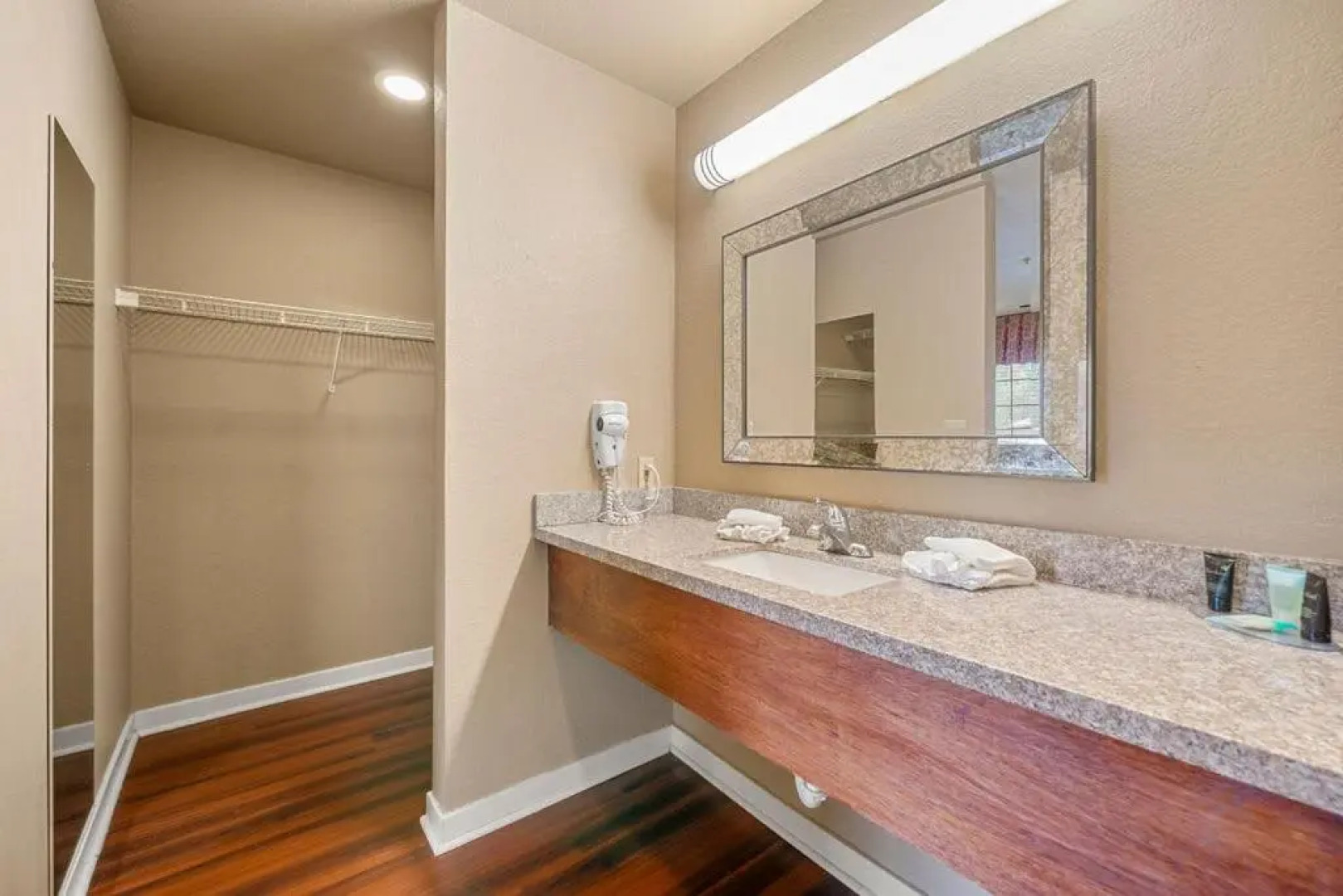 Quality Suites Atlanta Buckhead Village North