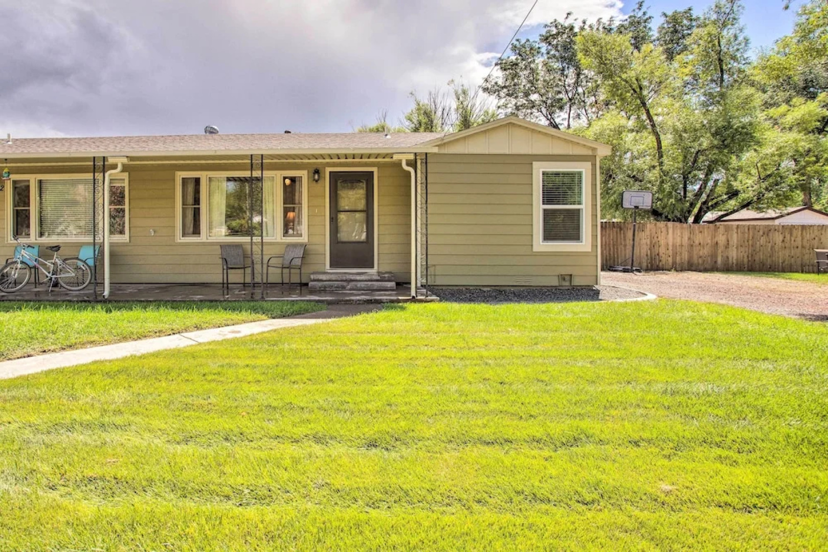 Well-appointed Fruita Townhome: Hike & Bike Nearby