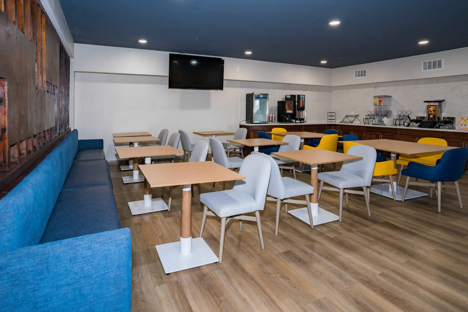 Comfort Inn & Suites River City Decatur