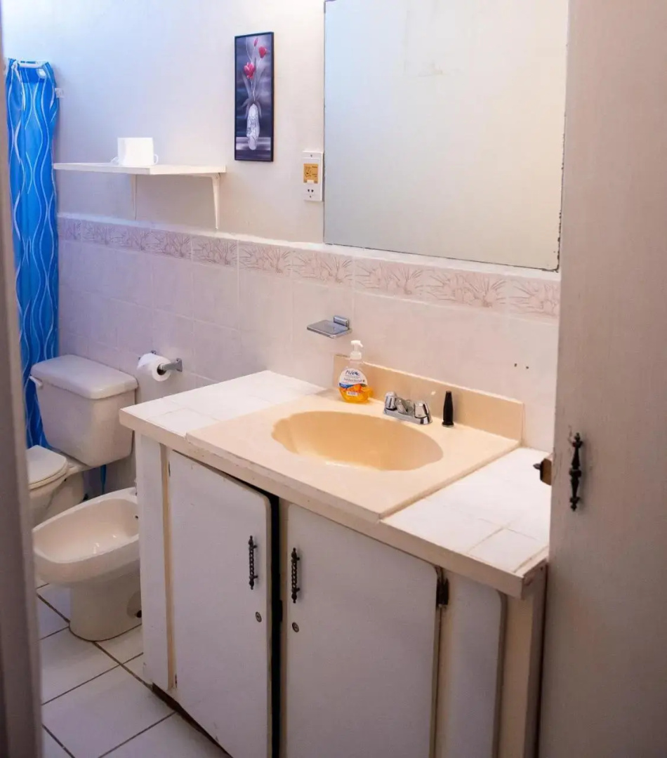 Tropical Breeze Guest House