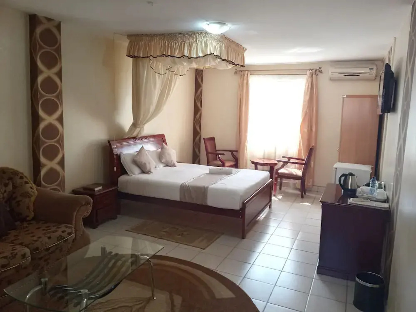 The Great Lakes Hotel LTD.