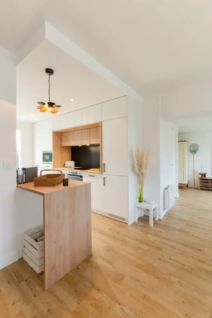 Pretty House on the Edge of the Gr34 Near the sea