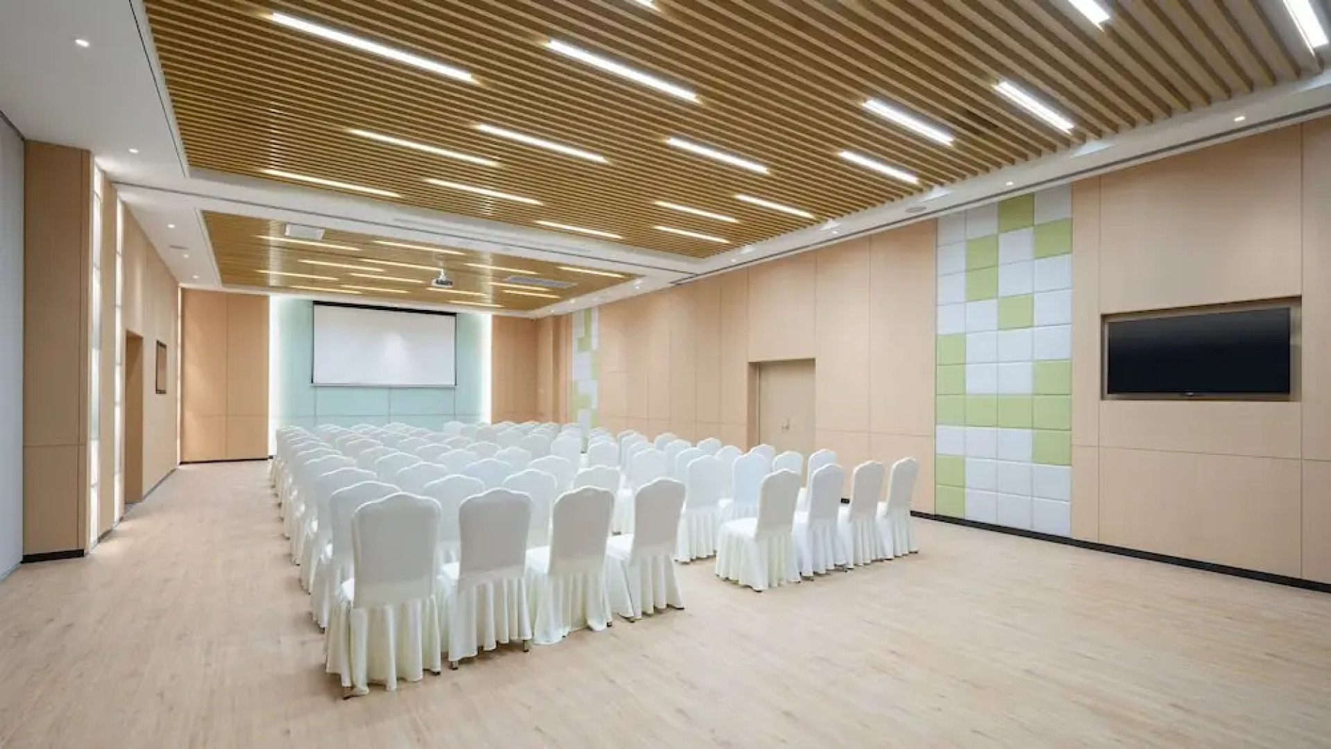 Holiday Inn Express Weifang City Center by IHG