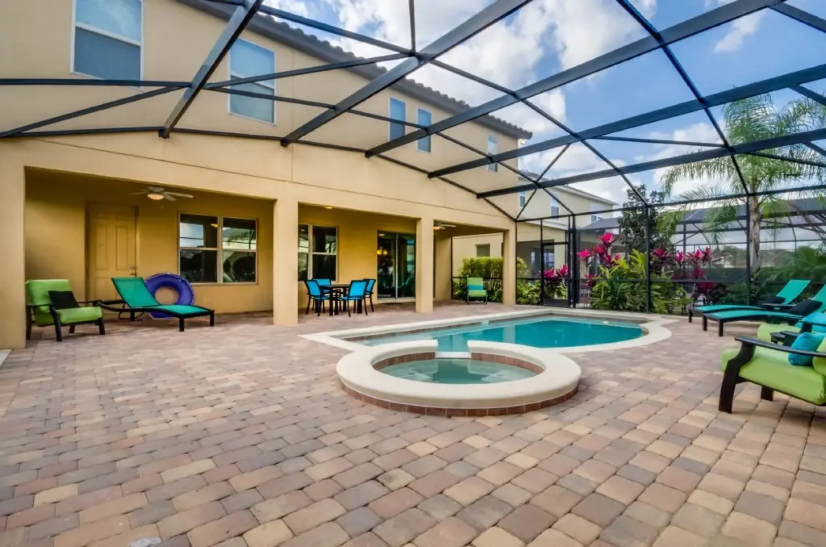 1215yc Stunning Showcase 7 Bed 6 Bath Property