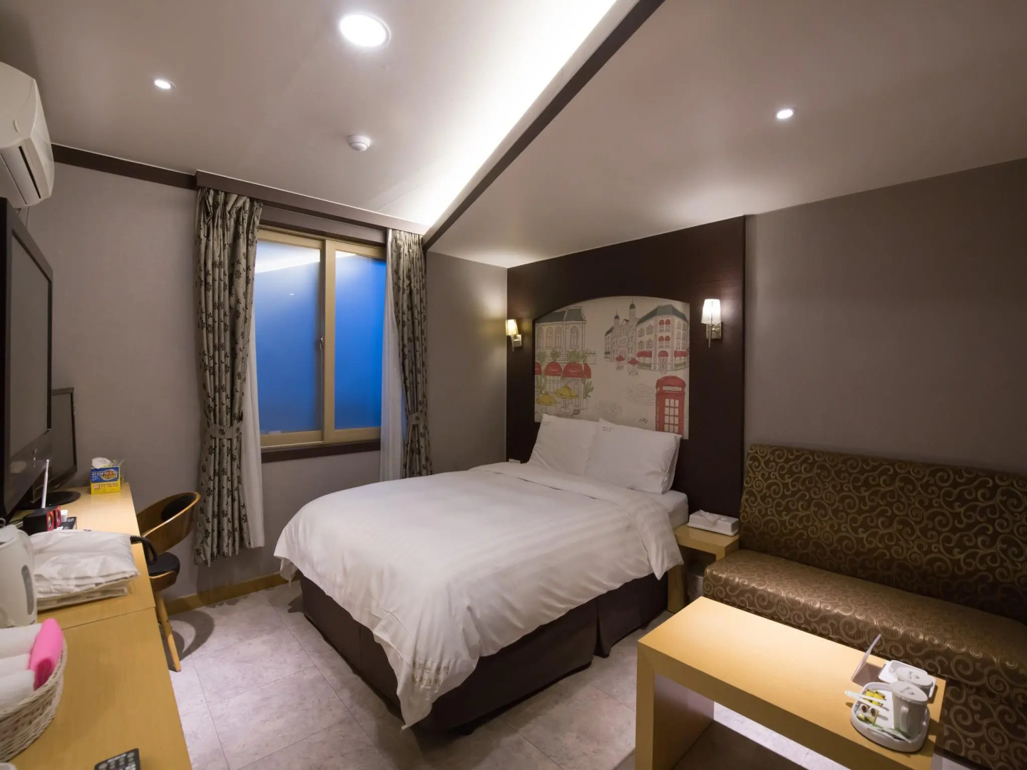 Sunrise Hill Tourist Hotel