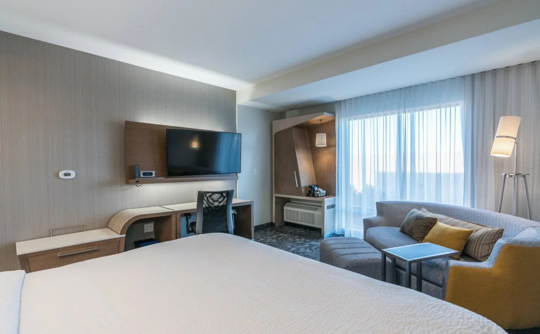 Courtyard by Marriott West Springfield