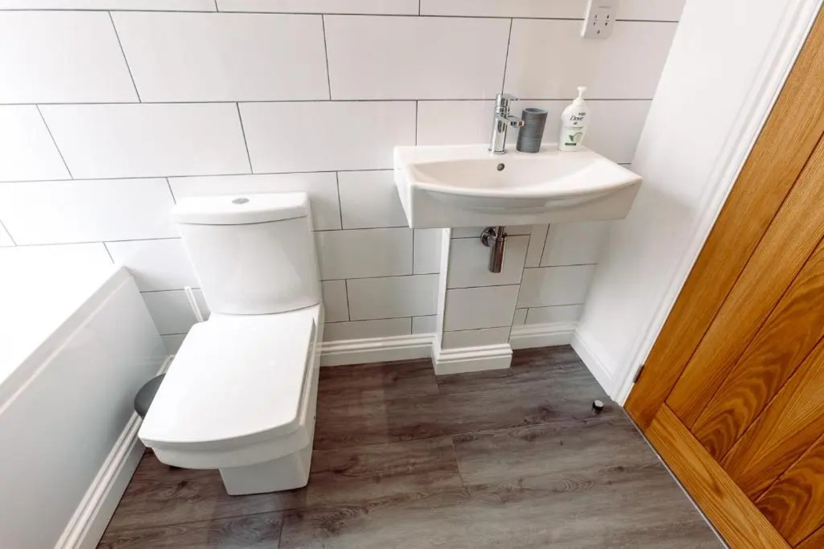 Chute House 4 bed house private garden city center