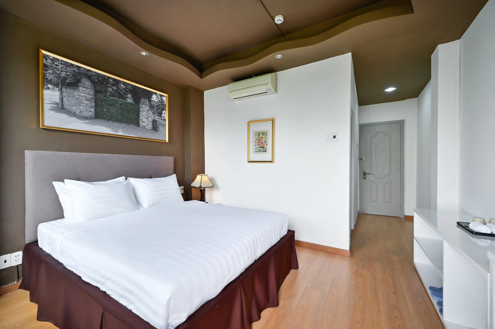 The Noble Swan Wood Park Hotel