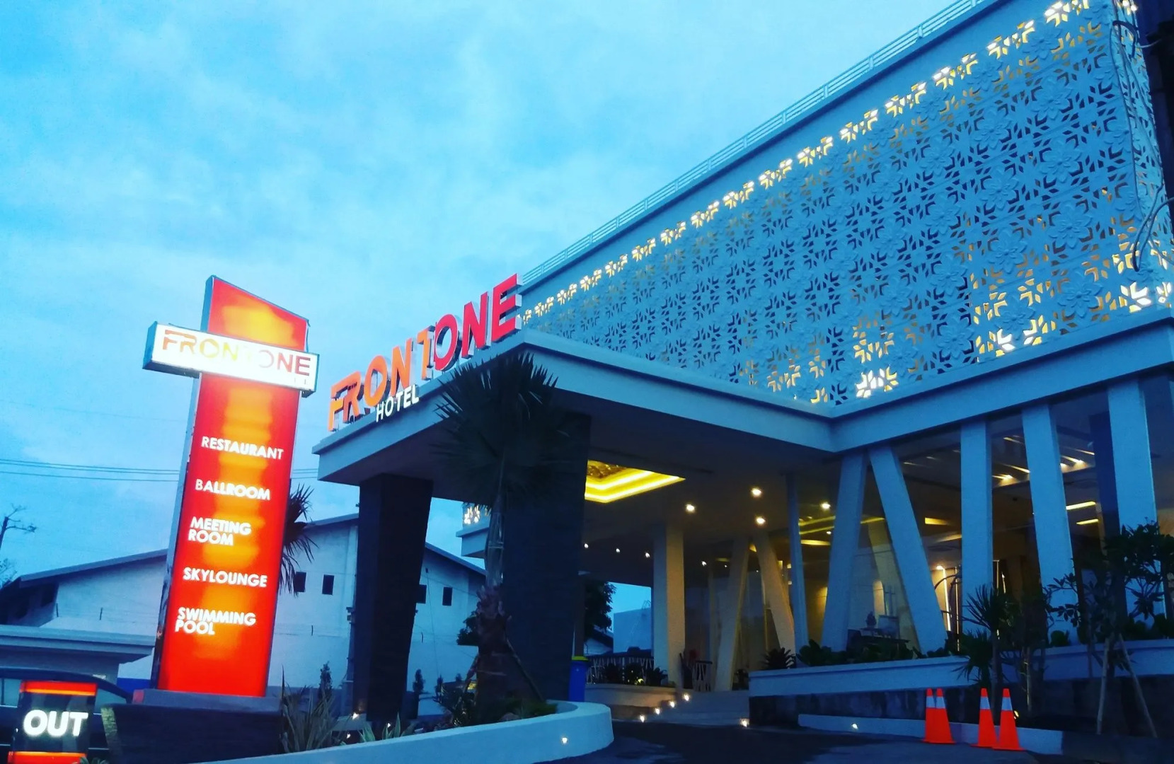 Front One Hotel Pamekasan Madura