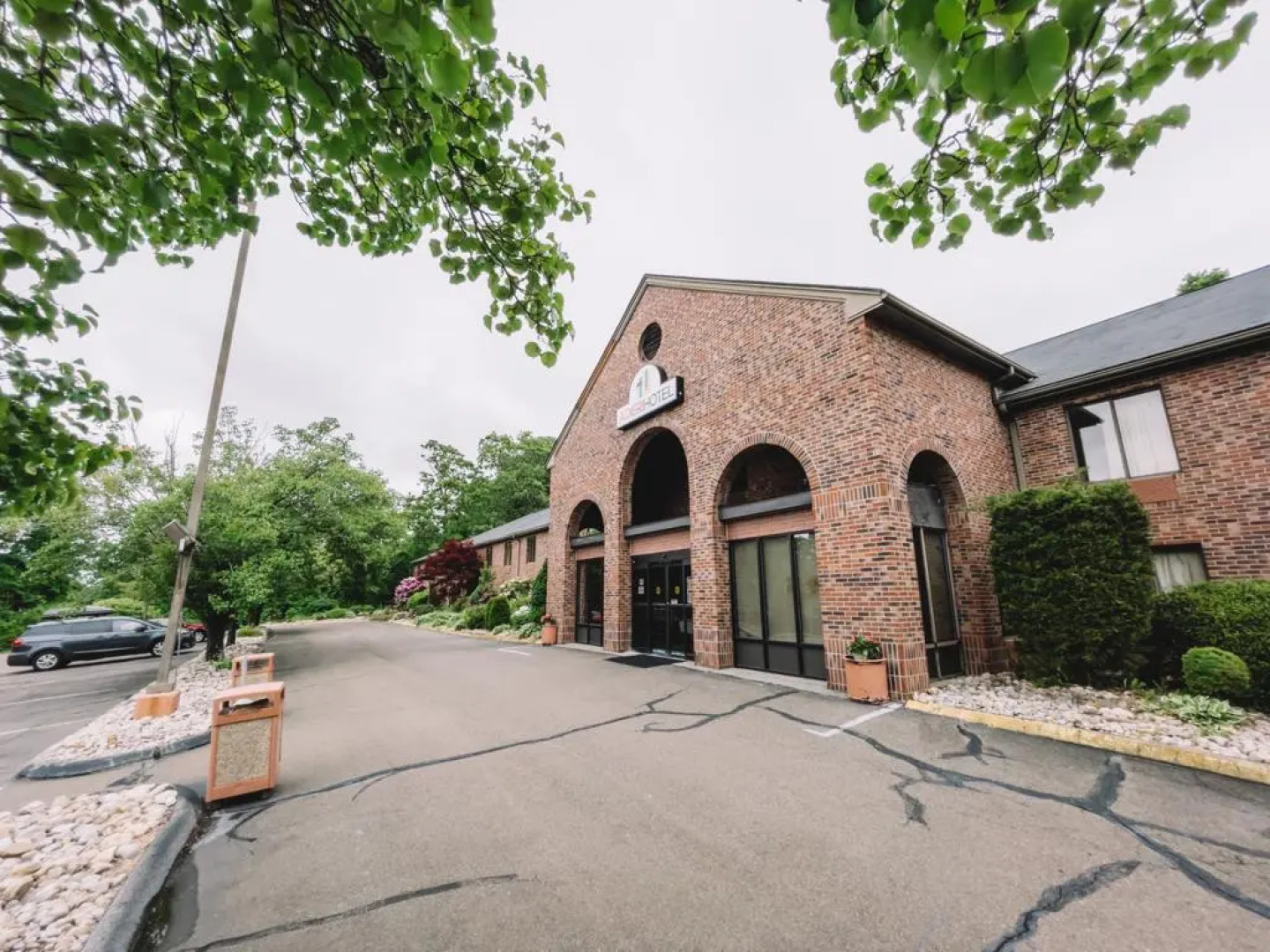 Aderi Hotel Near Casino