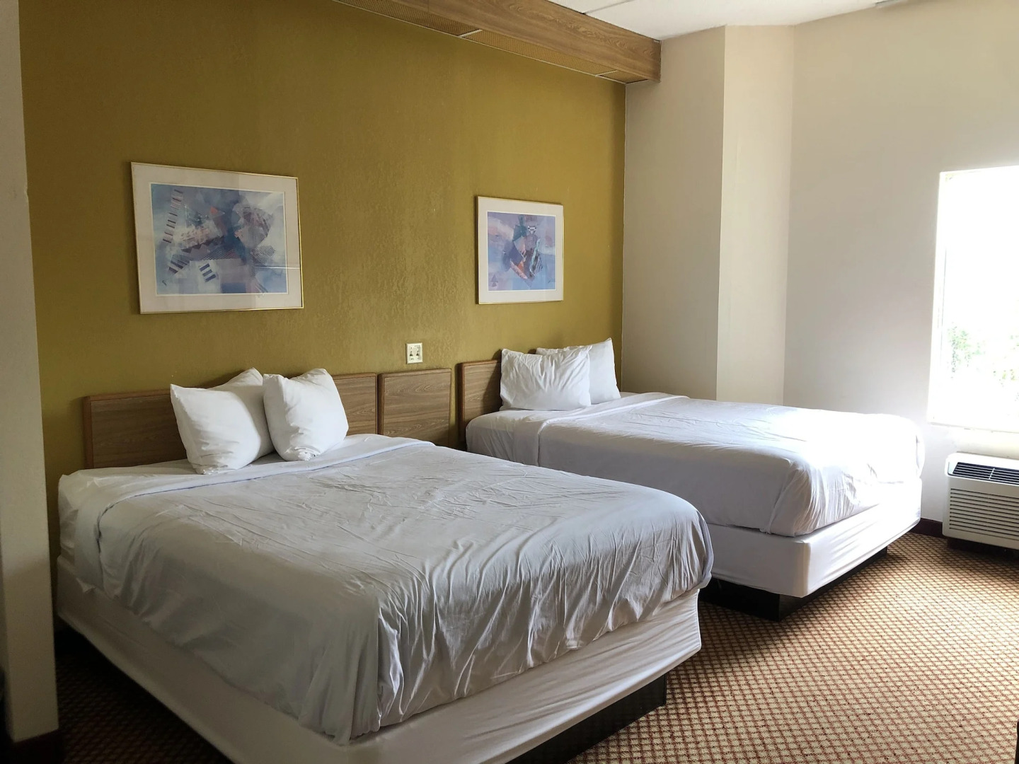 Motel 6 Coraopolis, PA- Pittsburgh Airport