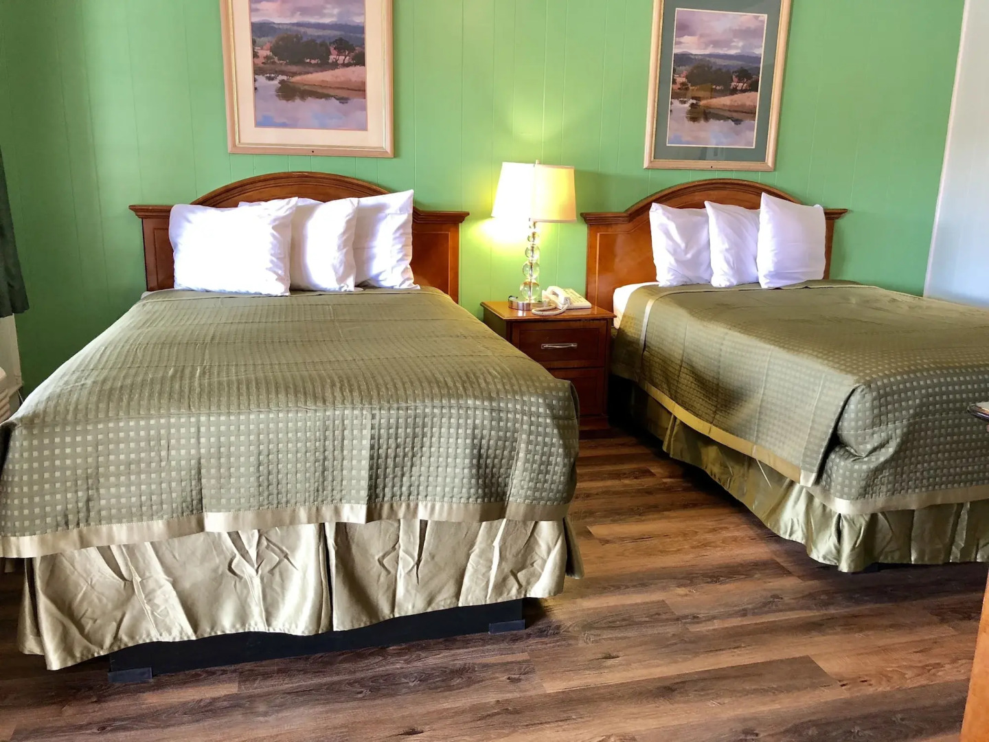 Hitching Post Studios Inn