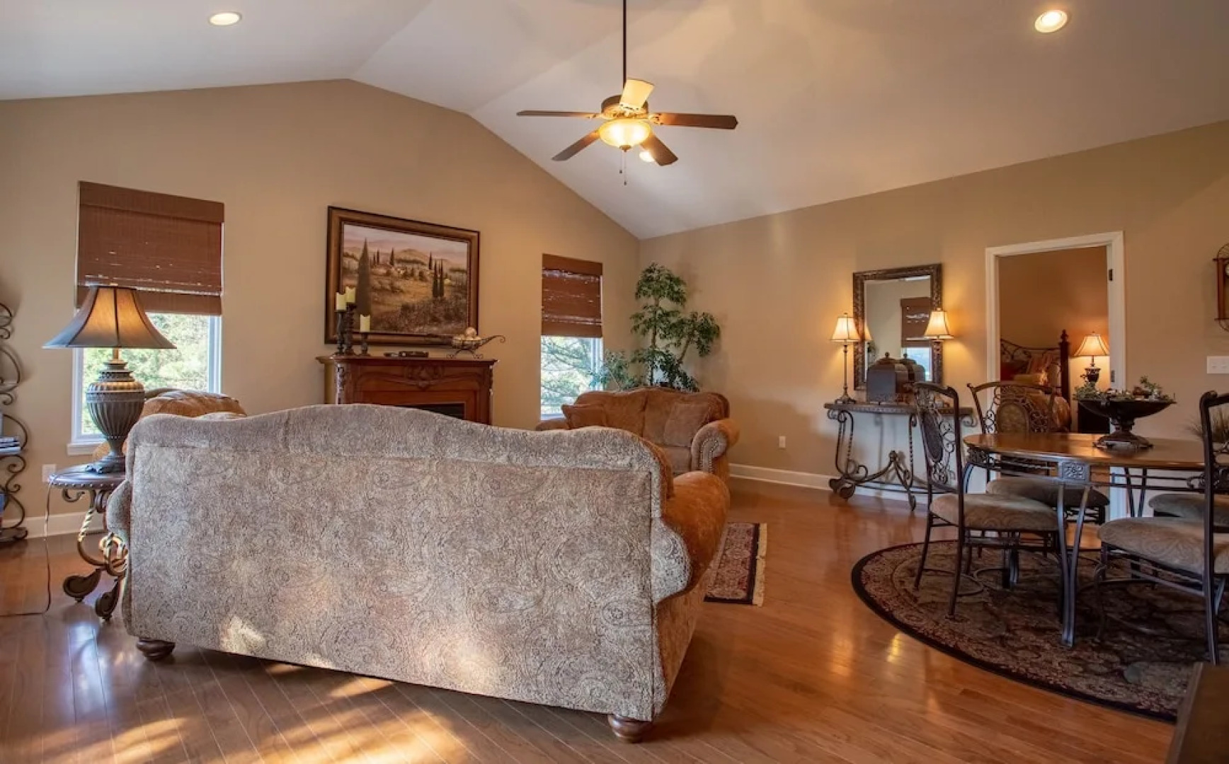 Classy Canyon Retreat - 5 Br Home