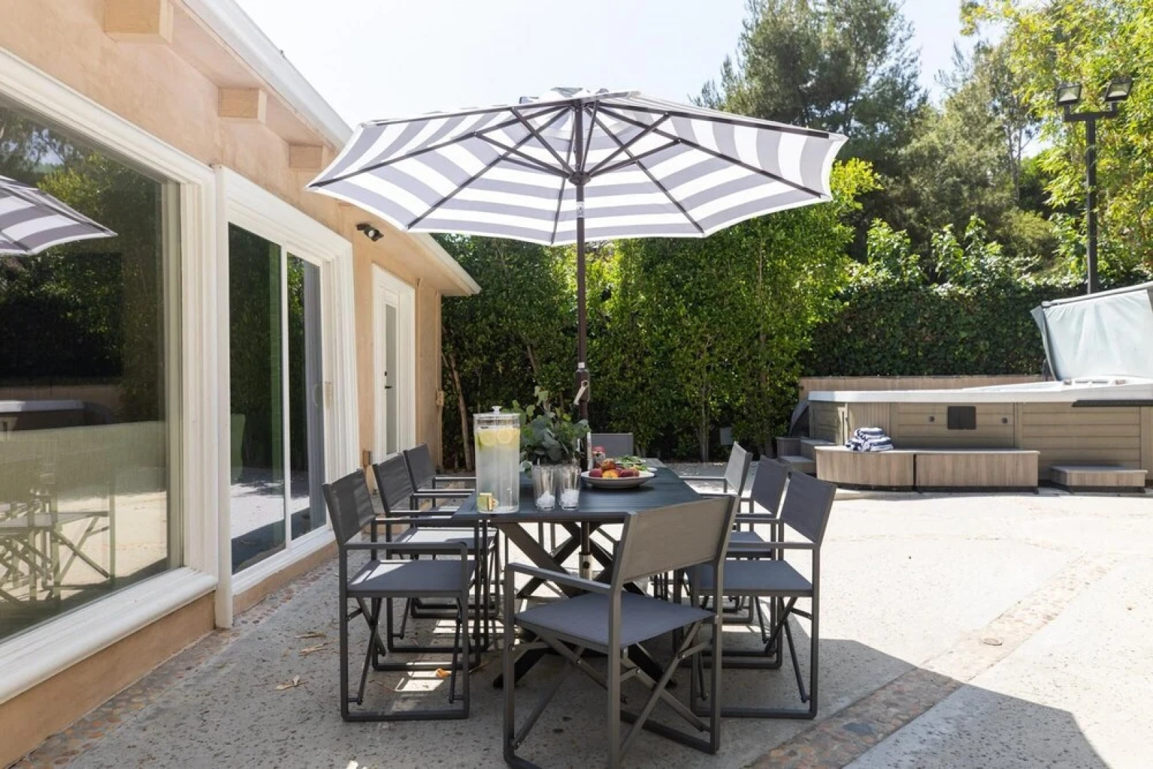 PCH 7 in Malibu With 3 Bedrooms and 2 Bathrooms