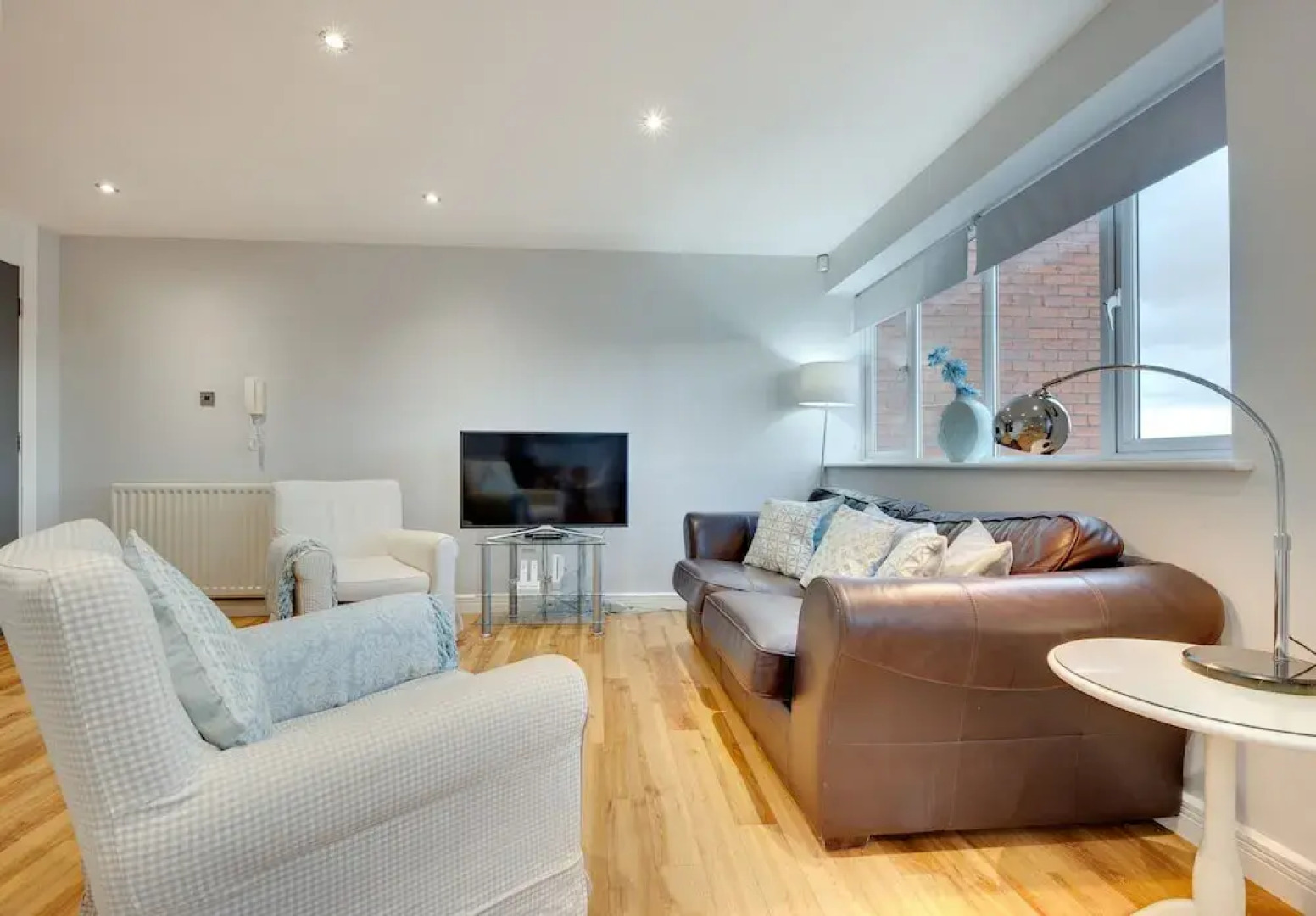 Swan Apartments - By Week2Week