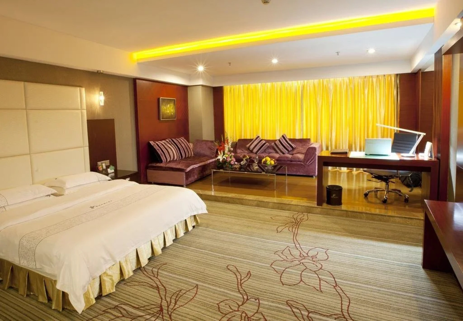 Shuanglong Plaza Hotel