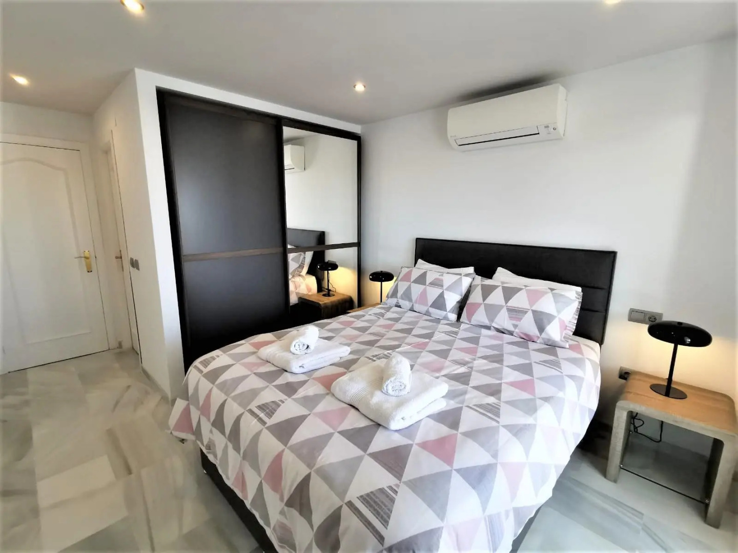 Stunning beachside apartment - Playa Lucera - Mijas Costa - CS126