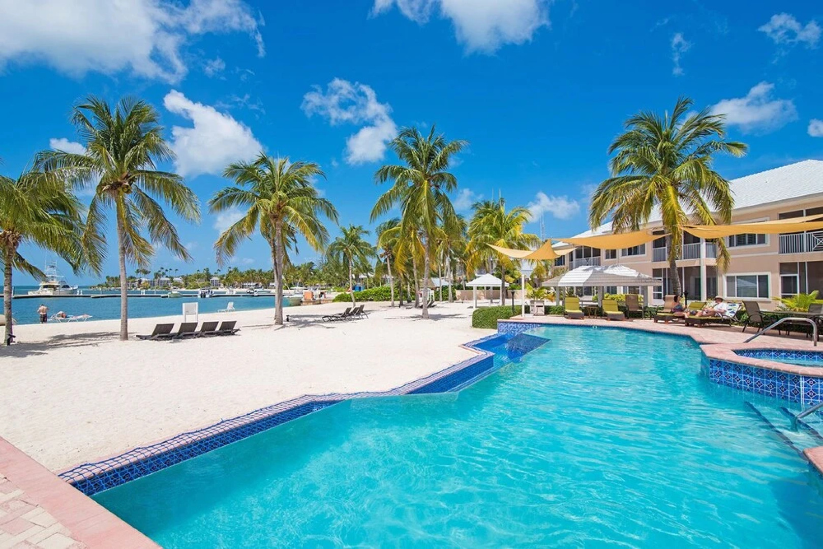 7 Up Condo by Cayman Vacation