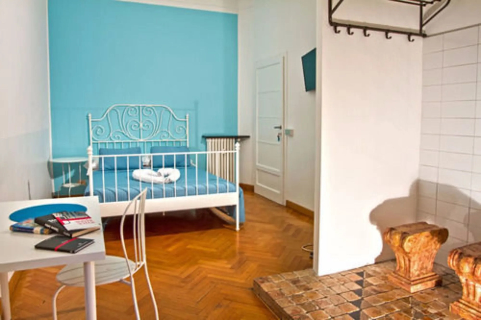 B&B I Am Here Central Station