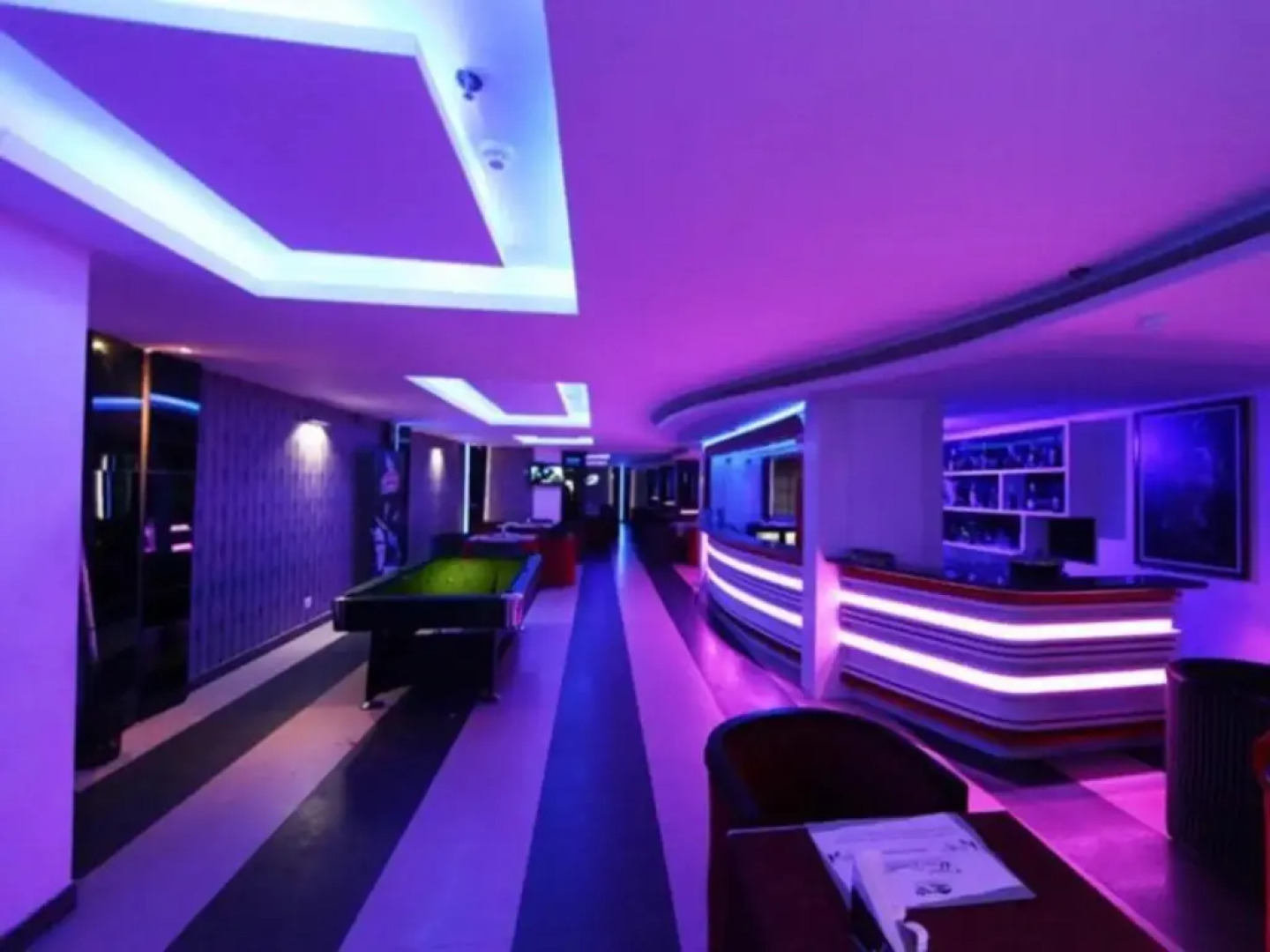 White Dammar International