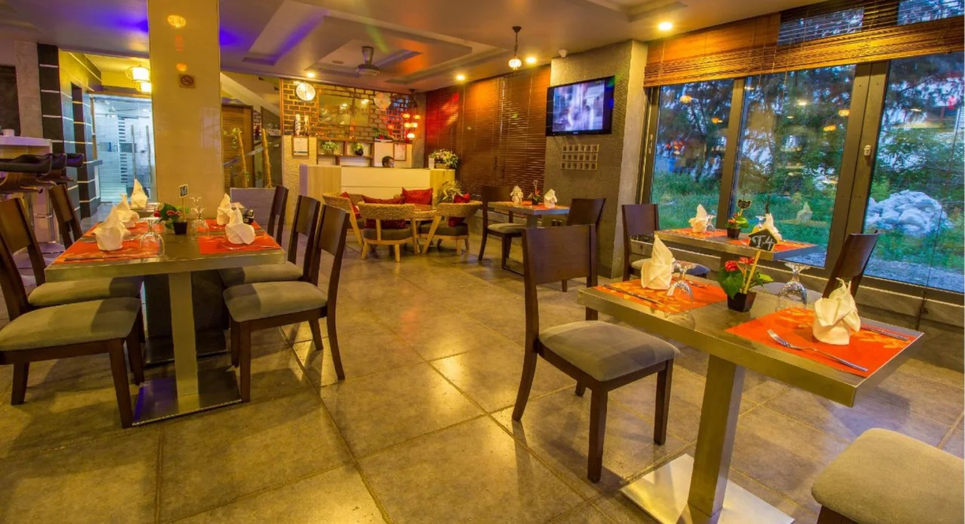 Отель Airport Comfort Inn Premium