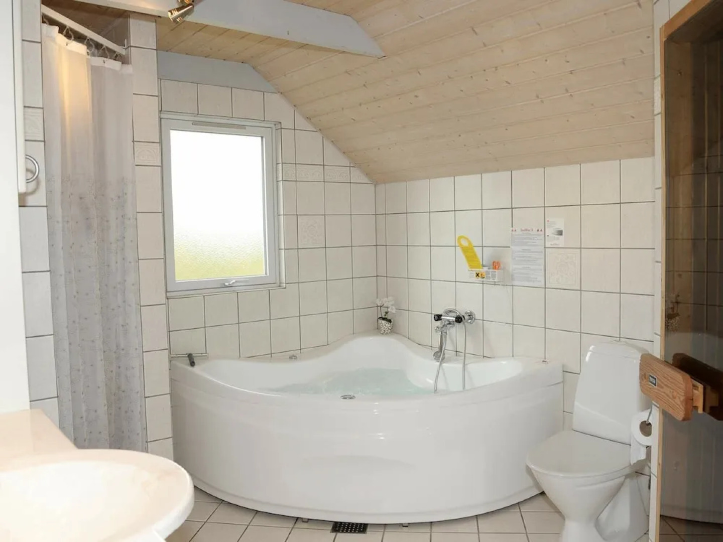 Restful Holiday Home in Ringkøbing With Whirlpool