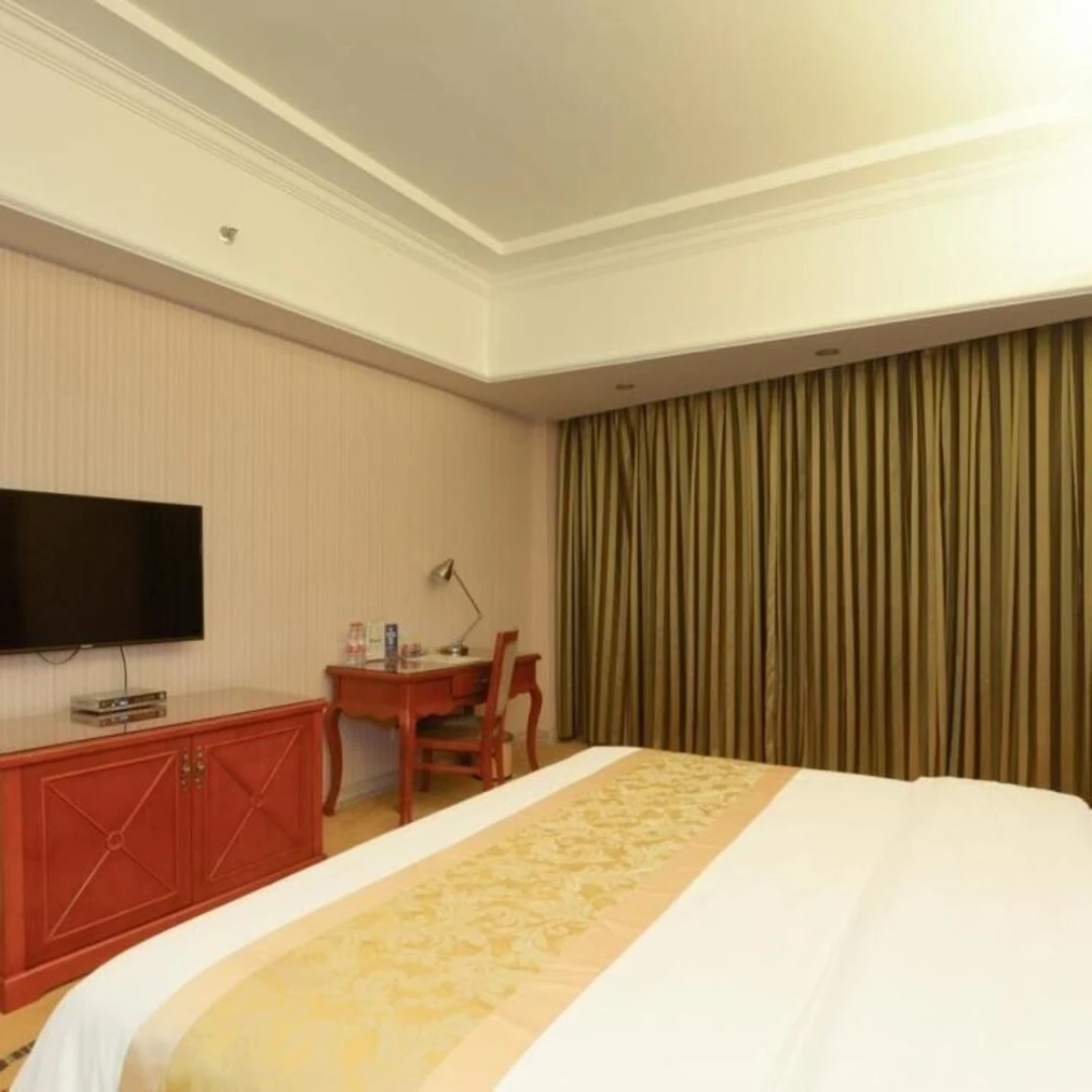 Vienna Hotel Guigang Central Square