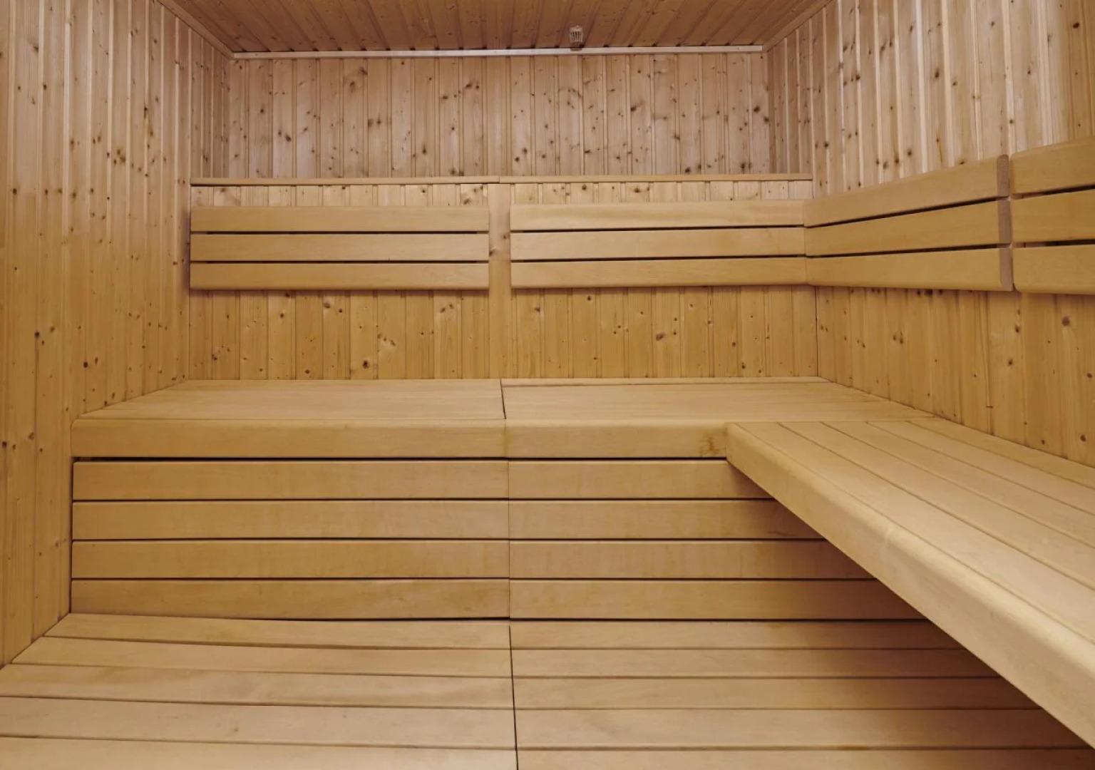 Holiday Inn Cardiff - North M4