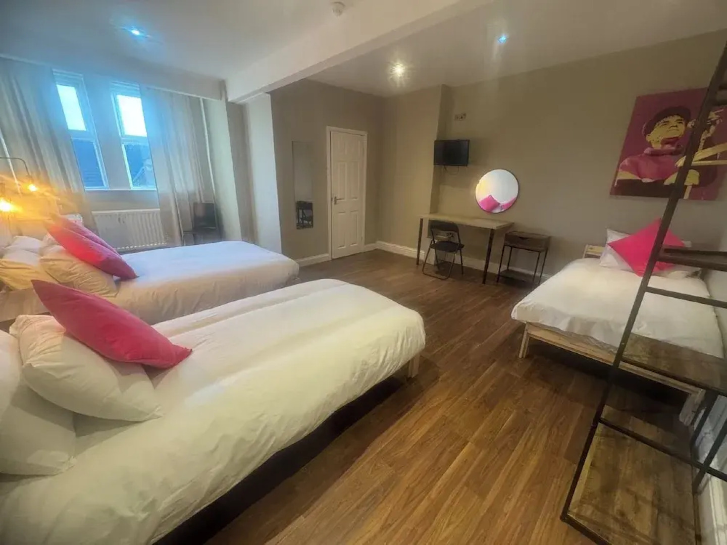 Wasters Arts Bar Hotel