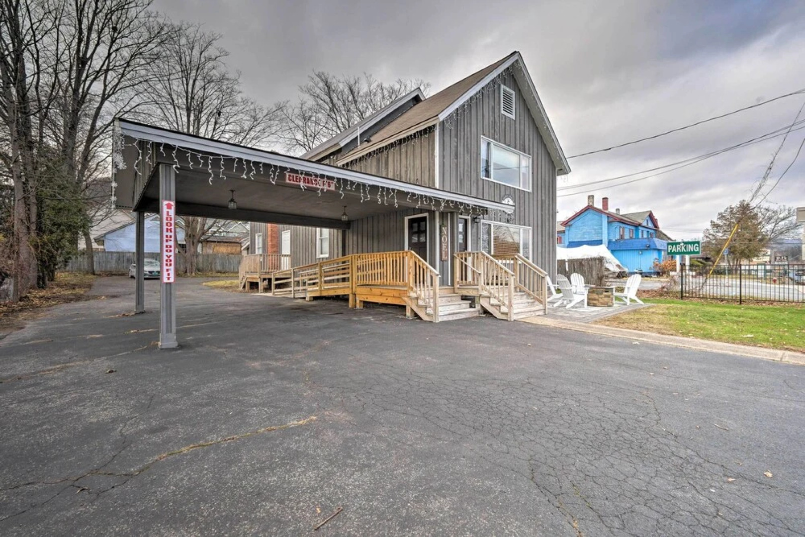 Family-friendly Retreat: Walk to Lake George!