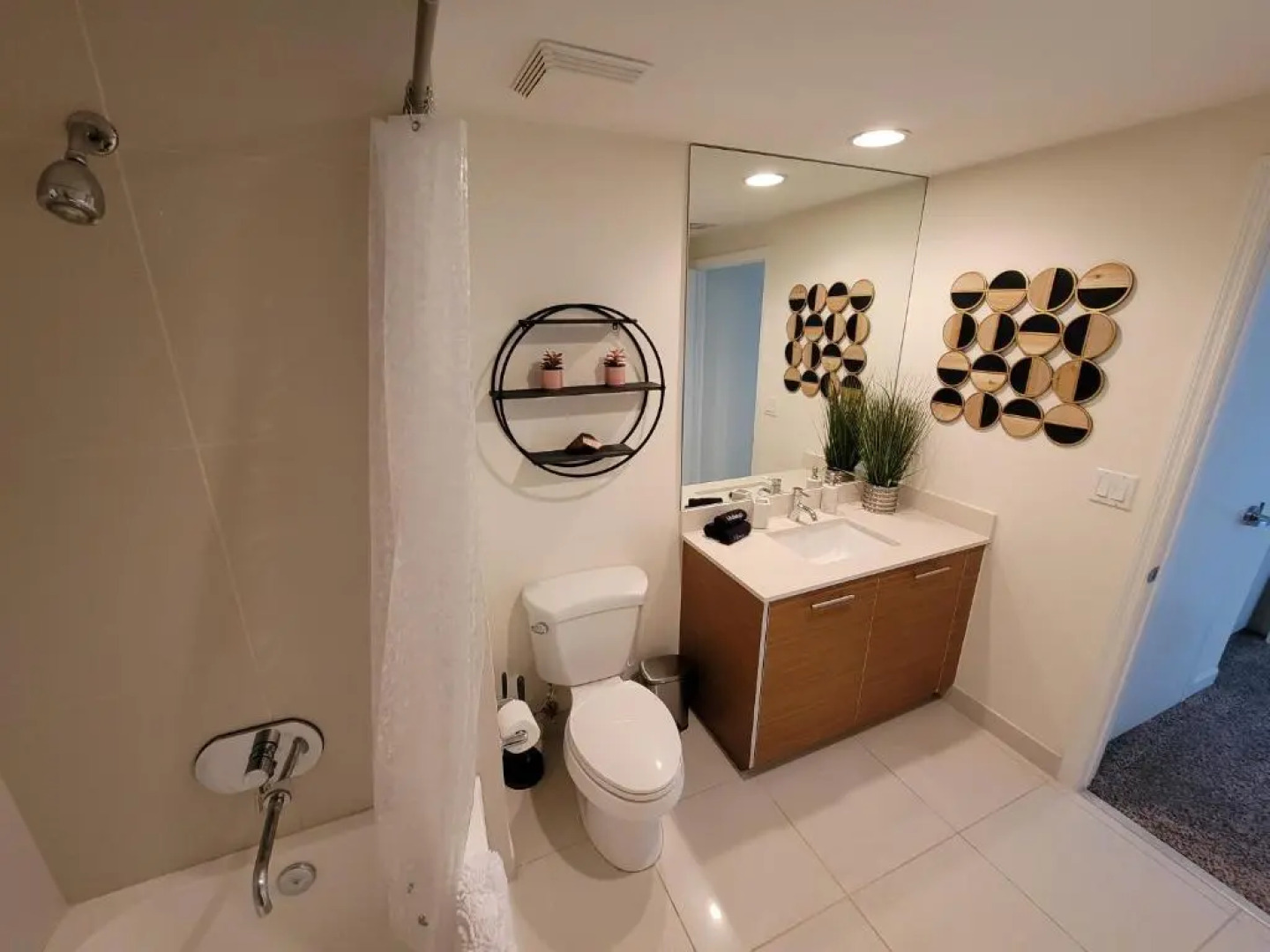 2br2bd, Downtown, Cal King