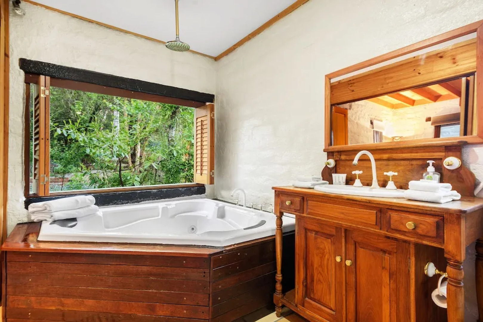 Rubys Amethyst Cottage