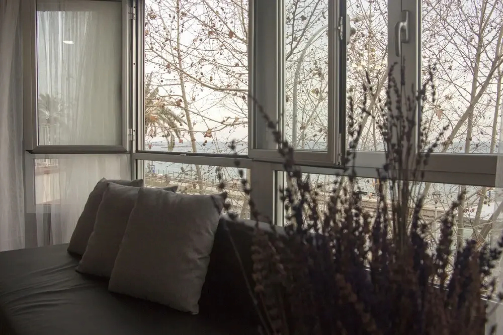 BBarcelona Mediterranean Beachfront Apartment