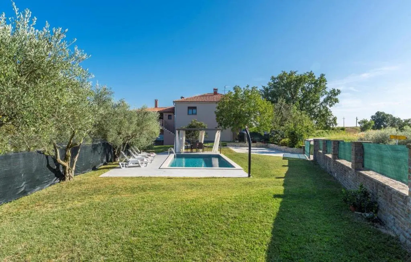 Terre Bianche with Private Pool and Whirlpool