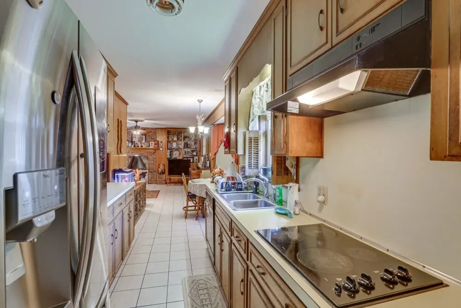 Rustic Thomasville Home w/ Deck: 2 Mi to Downtown!