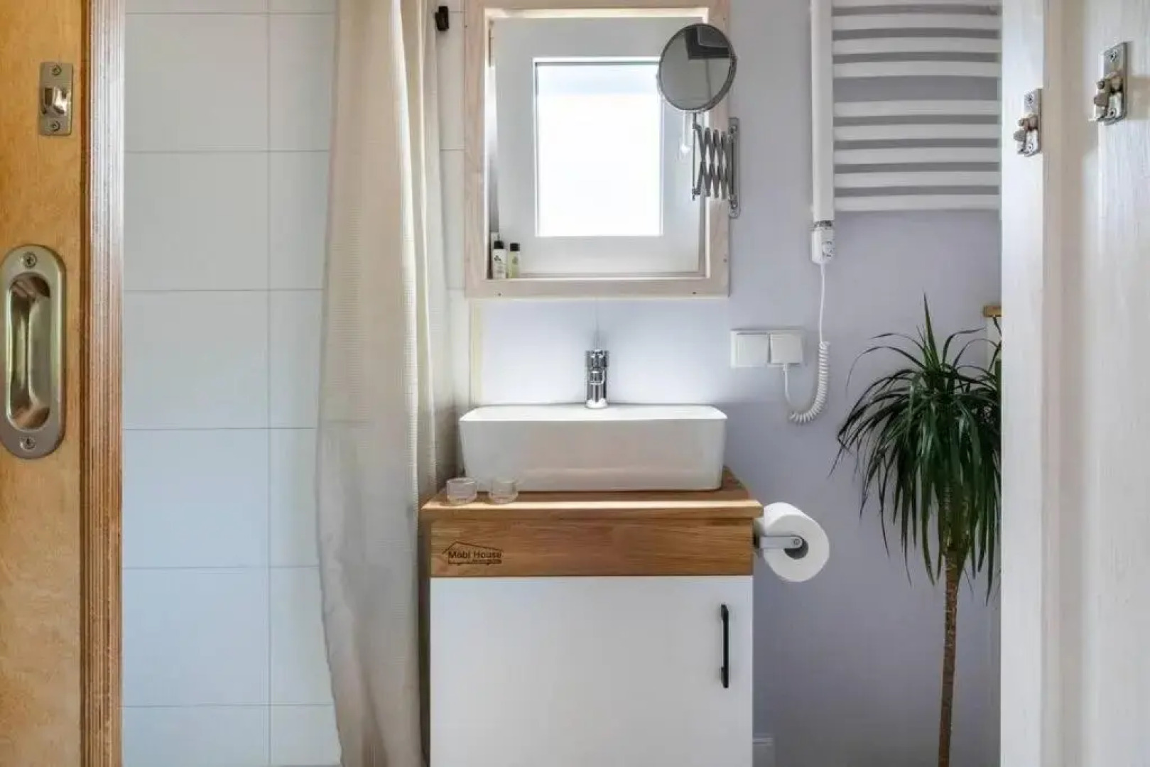 Gezellige Tiny House met zwembad