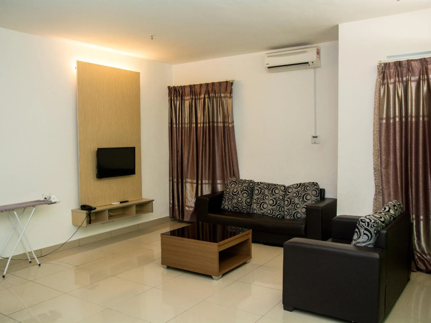 De' Viana Hotel & Apartment