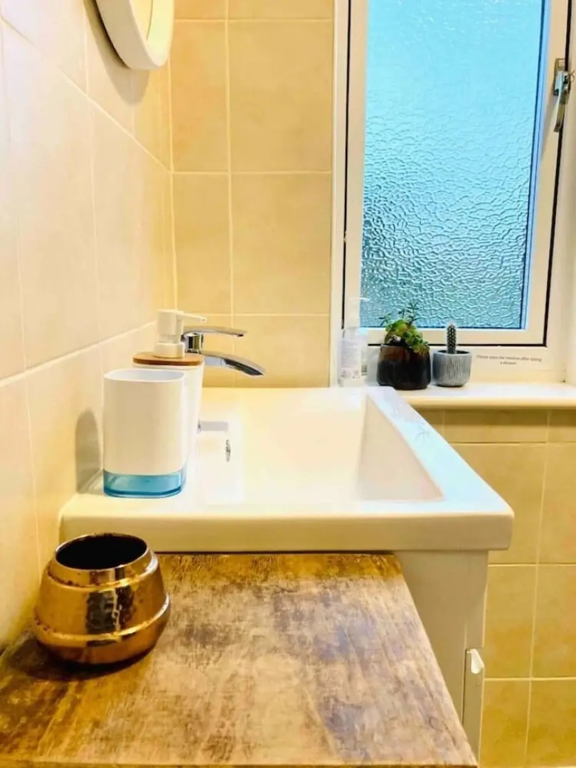 Cosy Classy 2-bed Maisonette, Village nr Newquay