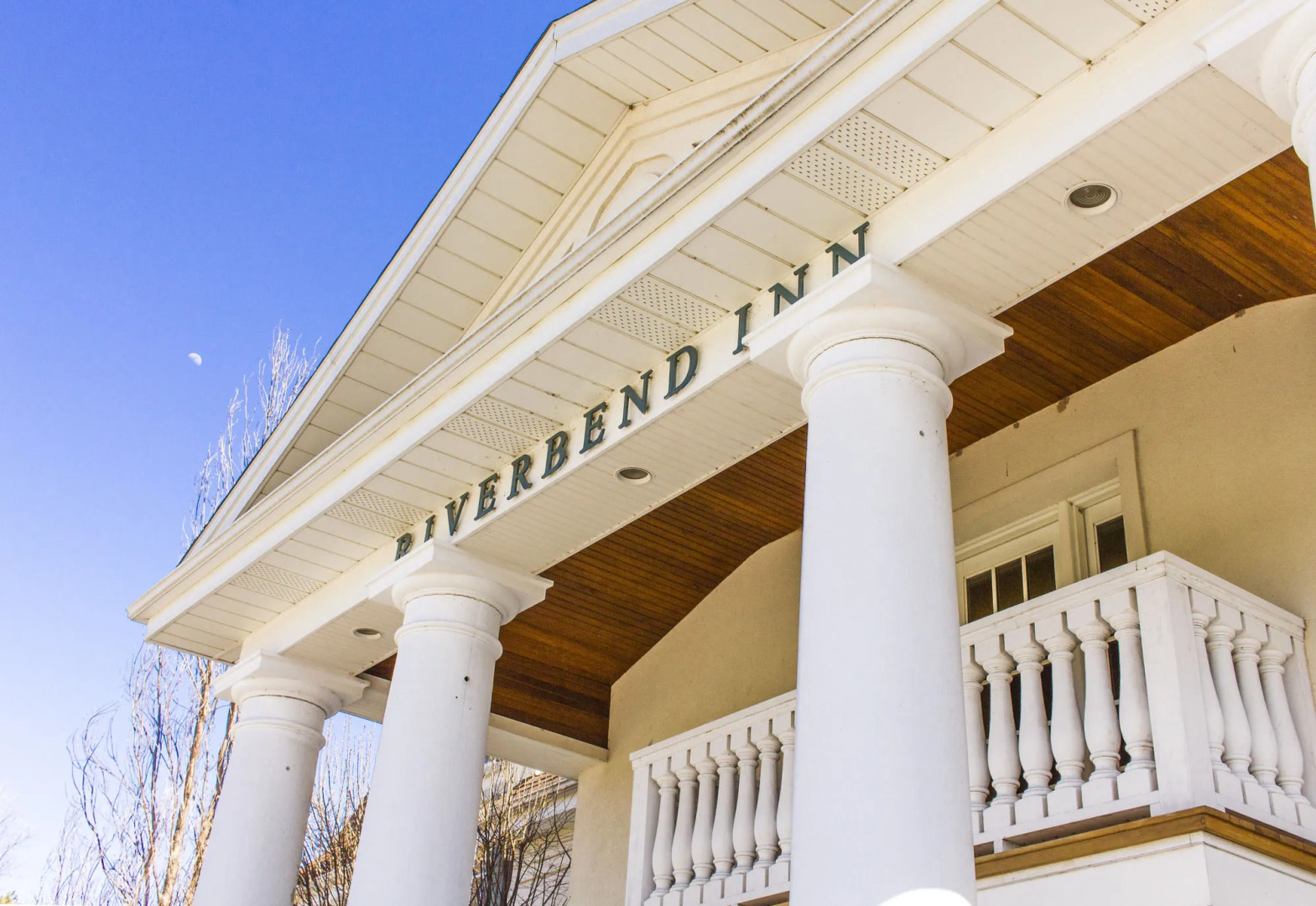 Riverbend Inn and Vineyard