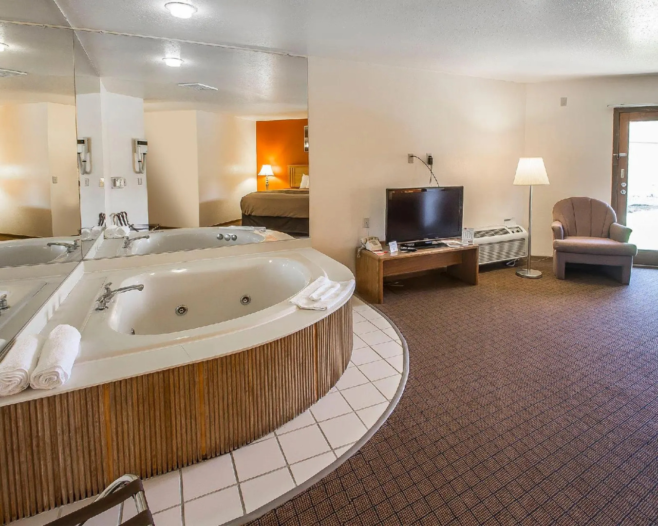 Econo Lodge Inn & Suites Menomonie